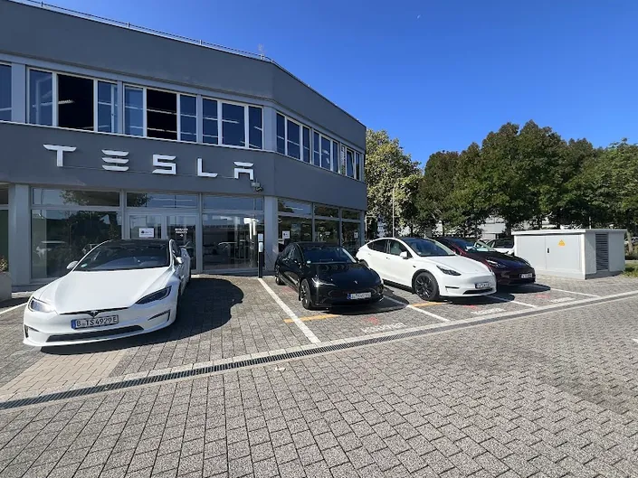 Tesla Center Karlsruhe Rintheim