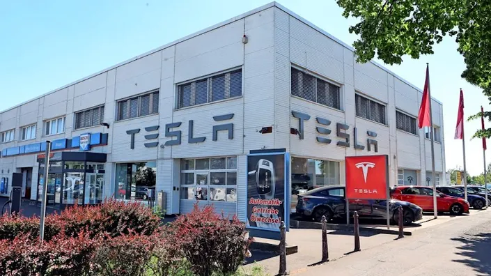 Tesla Center Leipzig Alt-West