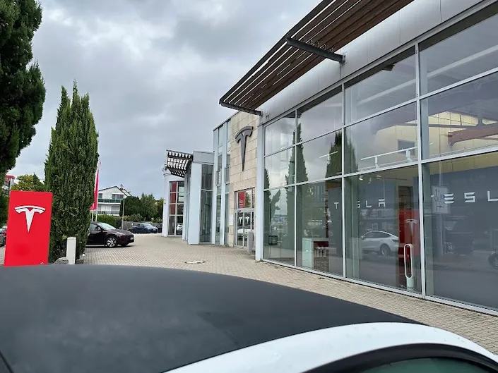Tesla Center Mannheim Friedrichsfeld