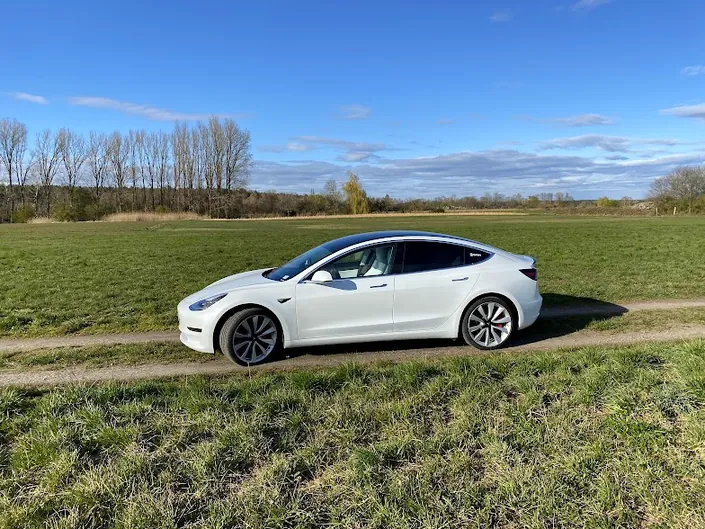 Tesla-Verleih-Frankfurt Mobilitätsberatung